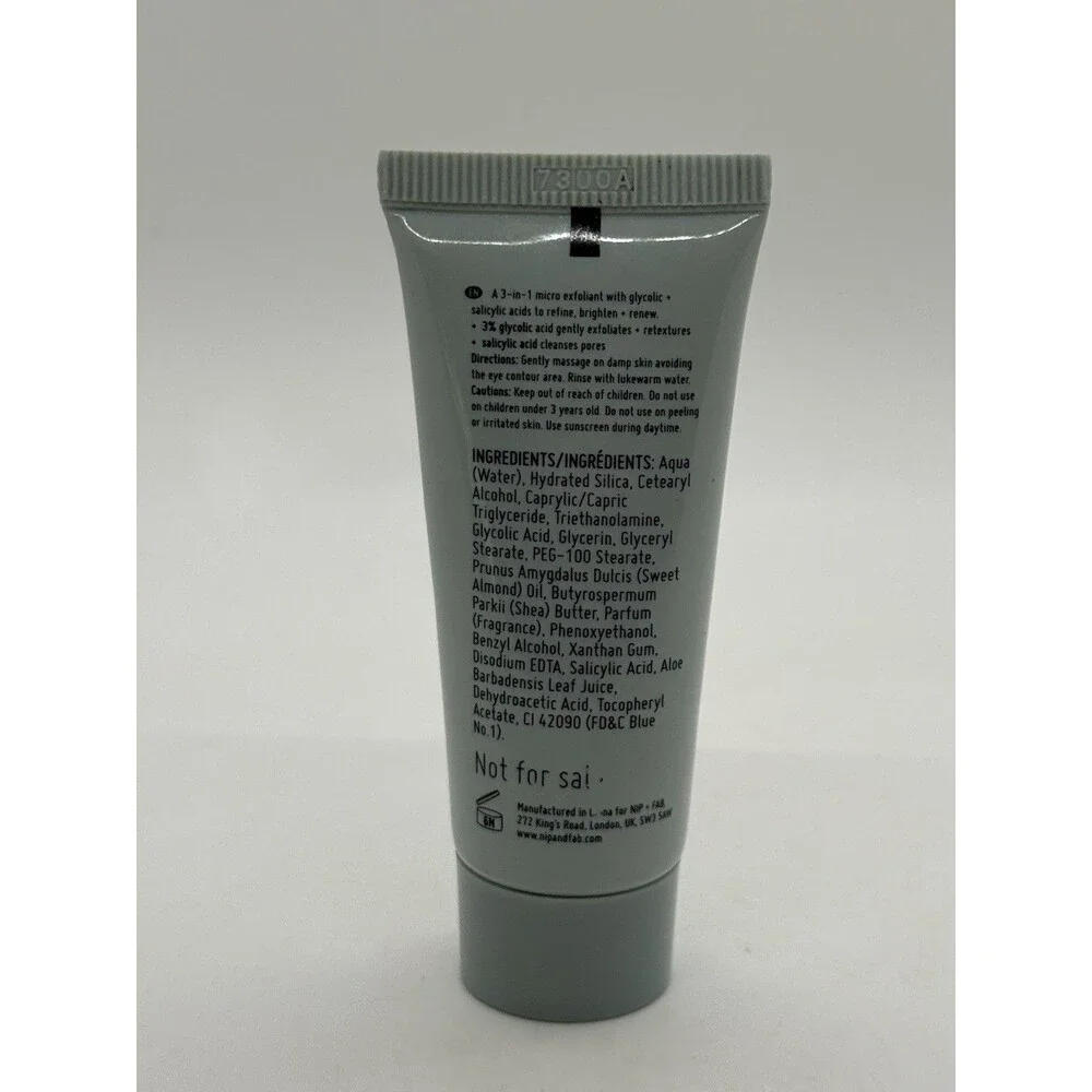 Nip + Fab Exfoliate Glycolic Glow Tonic 2% 1oz, Scrub Fix 0.7oz, Free Vitamin C‎